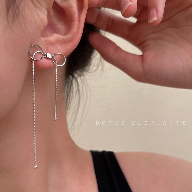 Anting Tusuk Gantung temperament Desain Pita Gaya Simplekeren Untuk Wanita