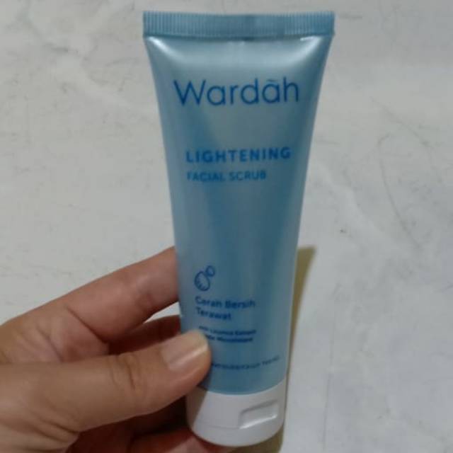 WARDAH LIGHTENING FACIAL SCRUB (1 PCS) - SABUN CUCI MUKA