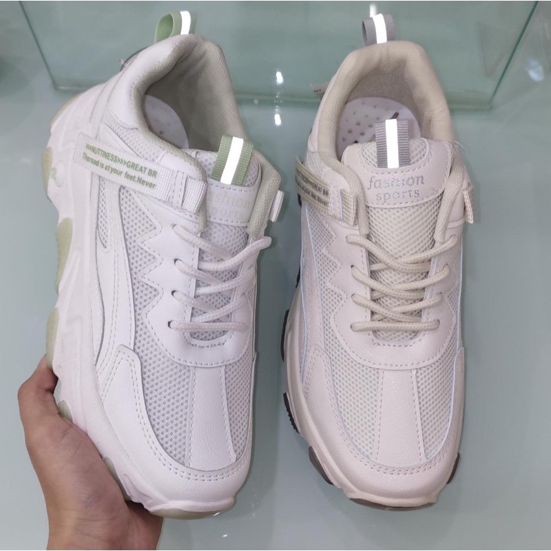 SEPATU WANITA SNEAKERS MERK GENNY UKURAN 36-40