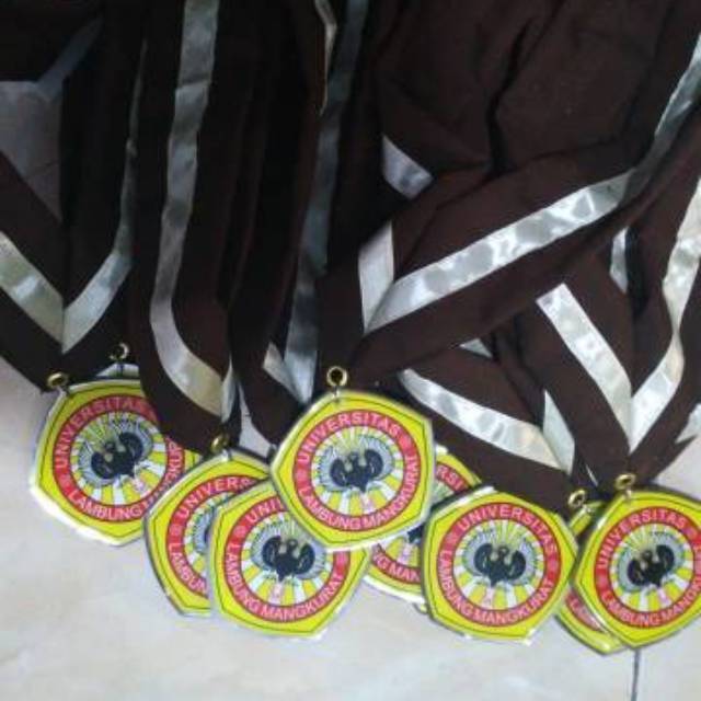

Medali stainless 2 sisi- Lanyard Custom 1 sisi