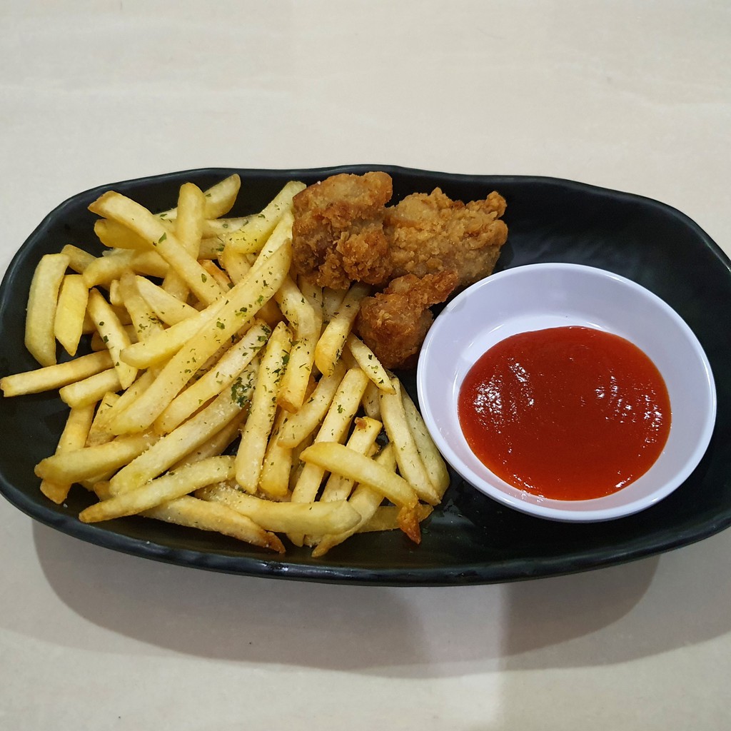 

Chicken Karaage + French Fries Halal #ayam #karage #kentang #enak #murah #halal