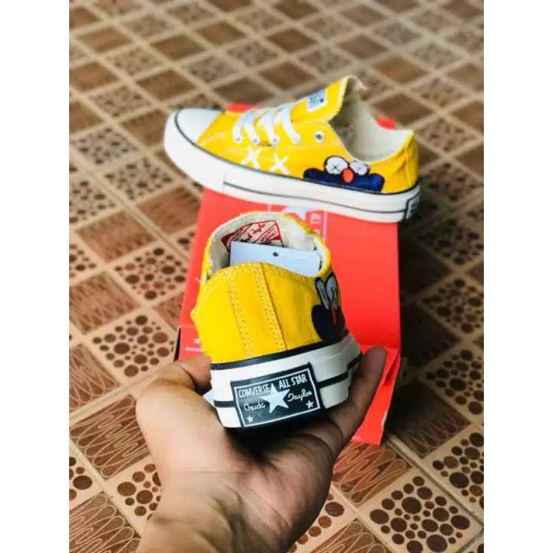 Sepatu CONVERSE X KAWS ELMO YELLOW grade Original MADE IN VIETNAM