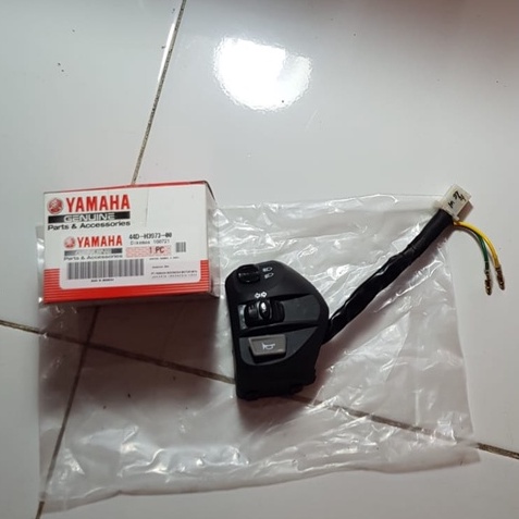 Holder kiri Switch Handle Yamaha Xeon Lama 44D H3973 00