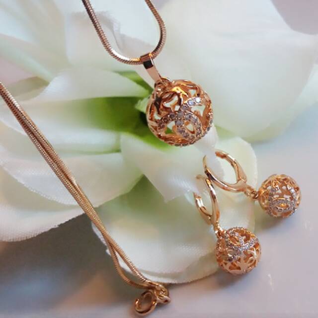 Set chanel bola bola lapis emas 22k