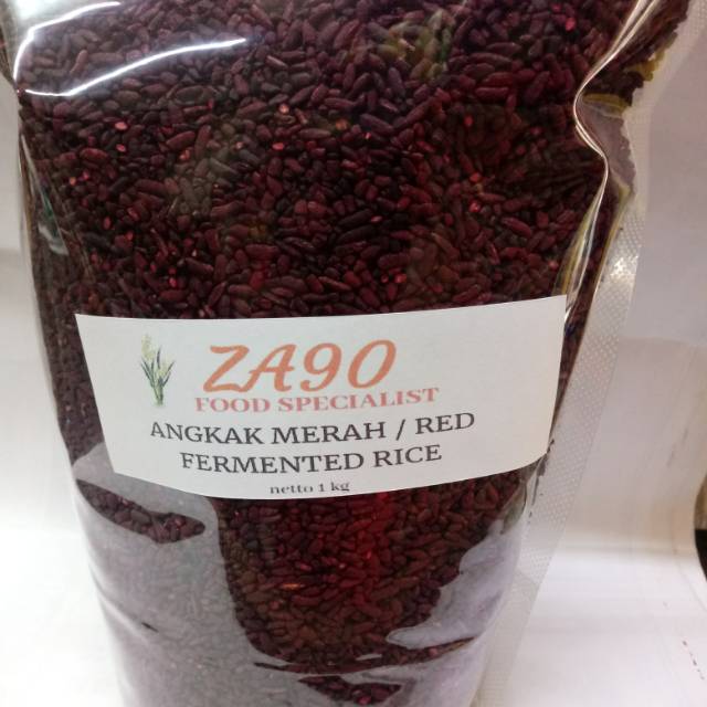 

Angkak merah. Red fermented rice