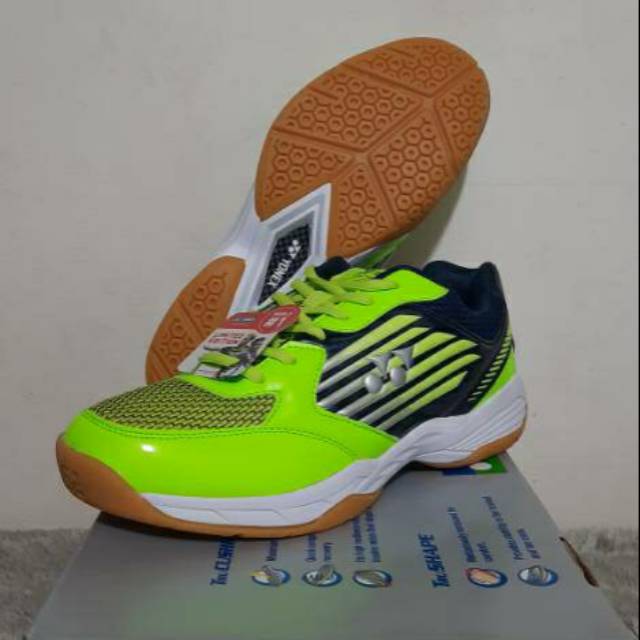 SEPATU BADMINTON YONEX 777 SERIES (LIME / OBSIDIANT) DI JAMIN 100% ORIGINAL