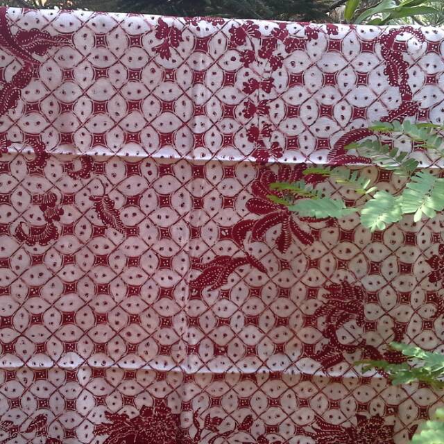 Batik tulis lasem kawung merah