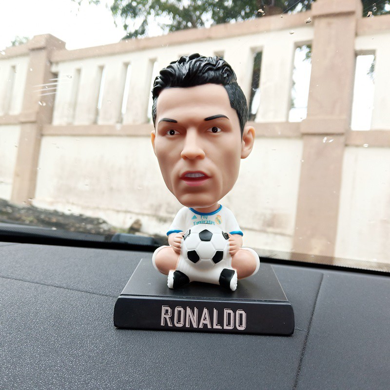 RONALDO MESSI DAVID BECKHAM Figure Miniatur Pajangan Mobil Stand Goyang Kepala Shacking Head Toy