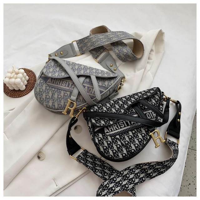 BJ61515 - BLACK/GRAY - TAS SLINGBAG TAS WAISTBAG ASIMETRIS ARTIS KEKINIAN BEST SELLER TAS SLEMPANG MIRING MOZAIK IMPORT TERMURAH BAGSTORE JAKARTA CR7347 ZC1515 LT2086 LT2085 BIG SMALL