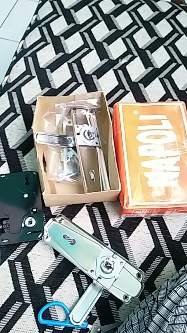 Kunci Pintu Kecil / Handle / Pegangan Pintu / Murah Bagus Napoli Putih     Eak