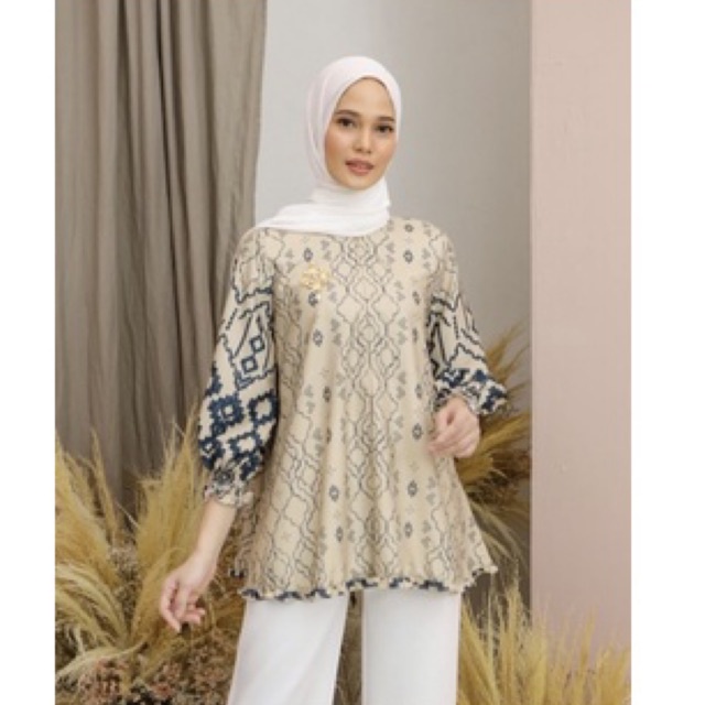 Cika Blouse Wearing Klamby