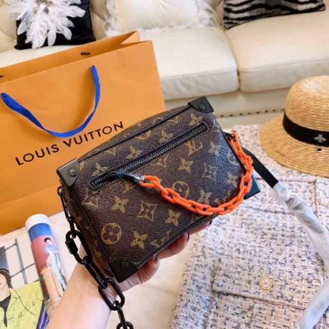 Lv mini soft trunk 240rb
Uk 18x8x15cm
Free box
Free fakebill and dustbag