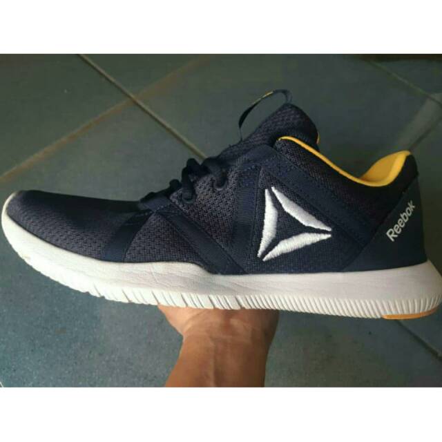 Sepatu reebok second