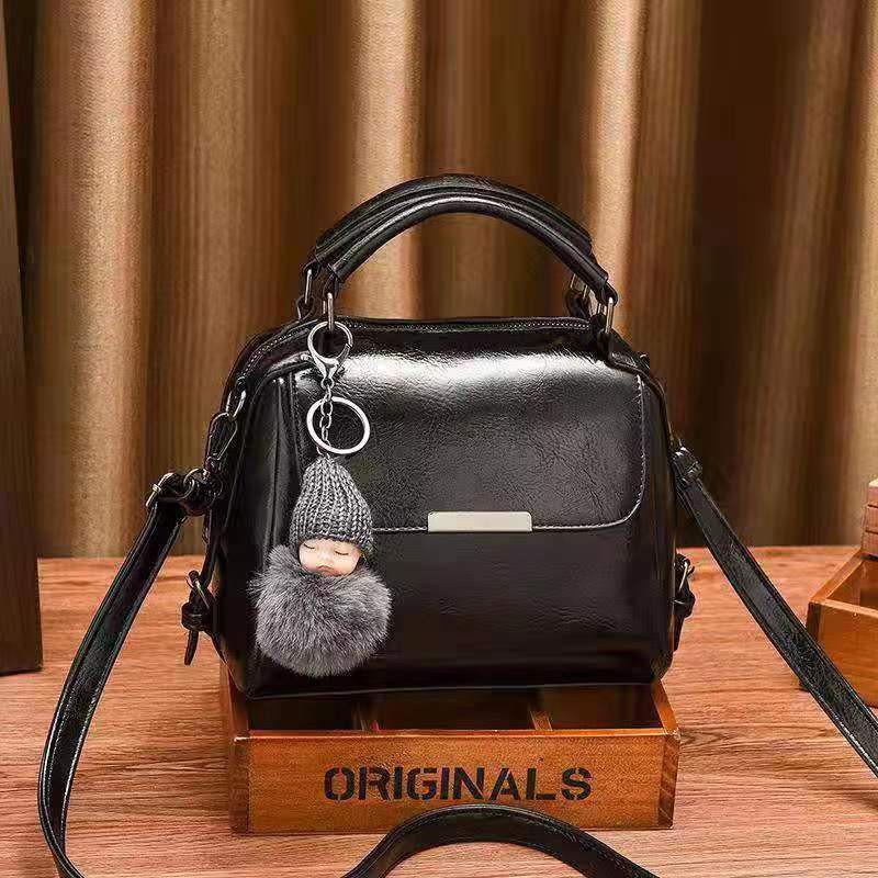 SM1068 PROMO TAS SELEMPANG CANTIK GANTUNGAN BABY POM POM