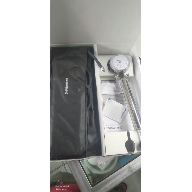 Komprimeter Pneumatic Tourniquet Dewasa Riester