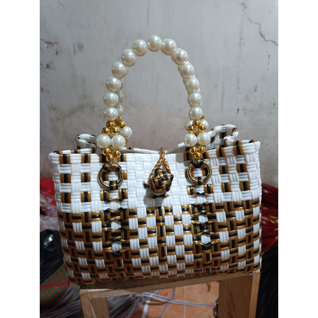 tas anyam jali handle mutiara