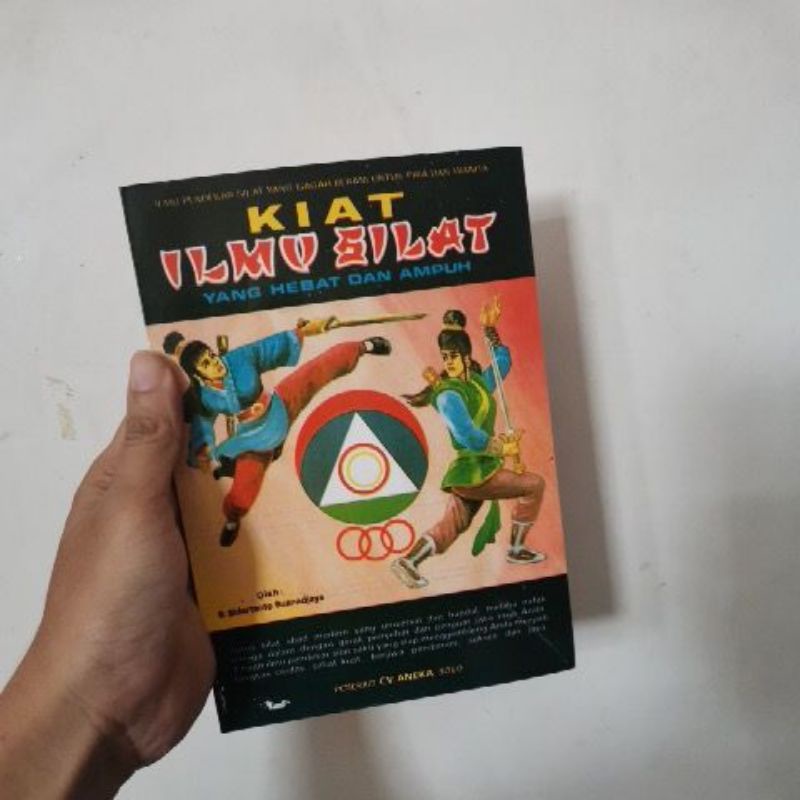 

Buku Kiat ilmu silat