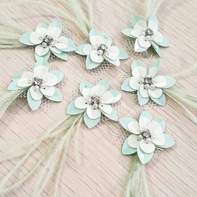 Bunga sequin 3D dengan bulu ostrich