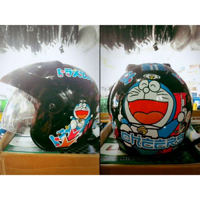 Helm Karakter Dewasa