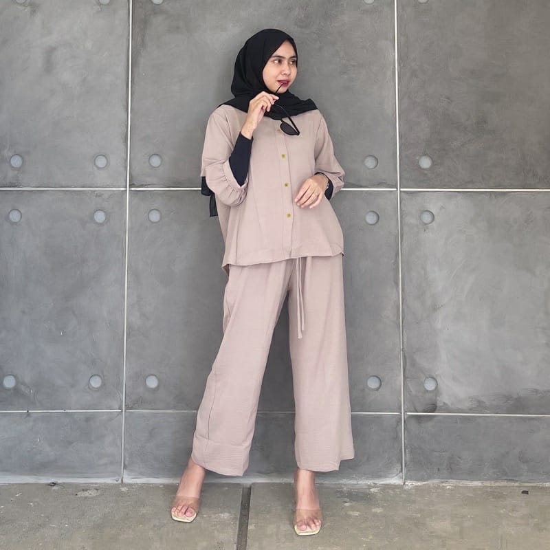 SETELAN CRINKLE AIRFLOW / SETELAN 2IN1 BAJU TANGAN BALON DAN CELANA KULOT /OOTD HIJAB STYLE TERBARU (BANYAK SIZE M, L,XL)