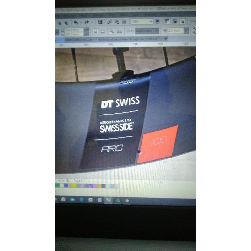 

stiker decal rims dt swiss arc untuk 2 pelek lebar 4cm isi 4 pcs stiker panjang dan beberapa stiker kecil