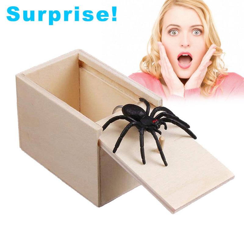 Prank kotak laba laba, cocok untuk hadiah Mantan, Mainan lucu bercanda DZQ Mainan Funny Scare Box Children Toy - QW089 NEW Funny Scare Box Wooden Prank Spider Hidden in Case Great Quality Prank-Wooden Scarebox Interesting Play Trick Joke Toys Gift