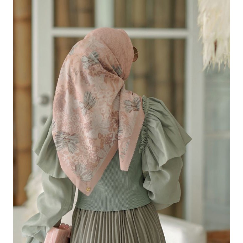 buttonscarves les amities peach