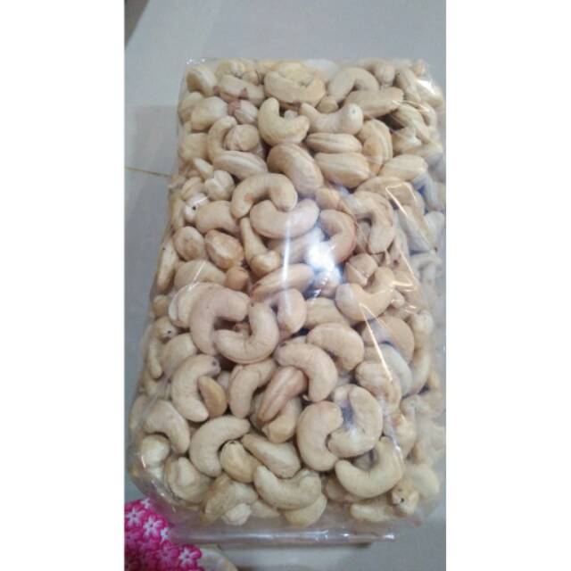 

Kacang mede mentah