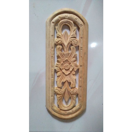 ORNAMEN UKIRAN KAYU OVAL BAHAN KAYU MAHONI 31x12x0,8