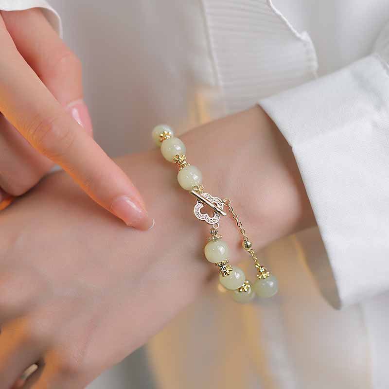 Gelang Giok Hetian Imitasi Hias Mutiara Clover Gaya Vintage Untuk Wanita