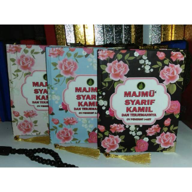 Majmu Syarif Kamil Dan Terjemahnya 594 Halaman, J-Art