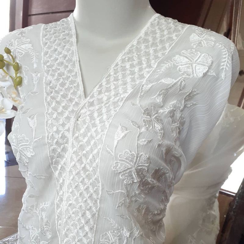 KAIN KEBAYA BORDIR CLEOPATRA SPECIAL PUTIH TULANG