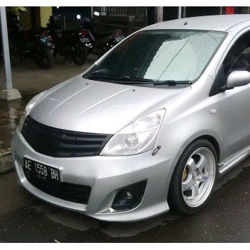 grill grand Livina HWS