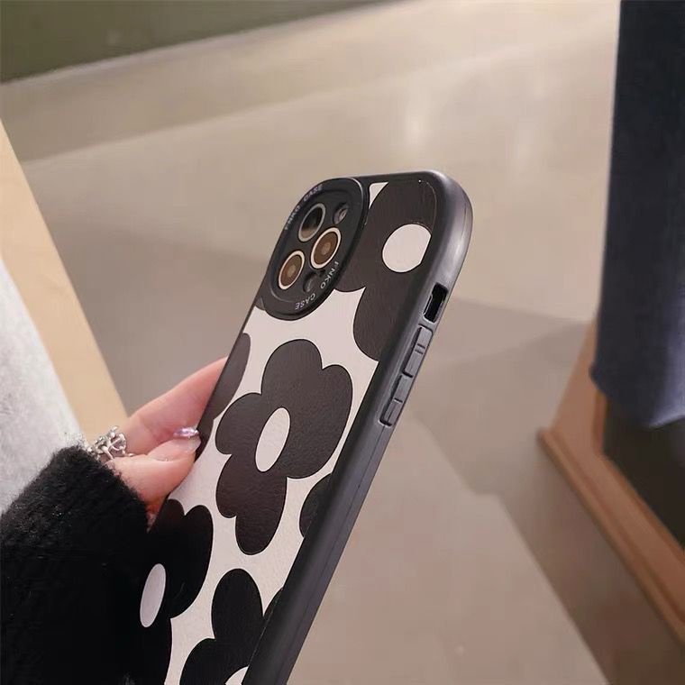 [TPC] Phone Case IPHONE 6 6S 7 8 PLUS X XS MAX XR 11 12 13 14 MINI PRO MAX BLACK FLOWER Casing Korean Cute IP025