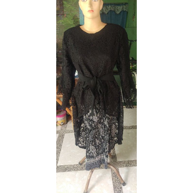 atasan brokat  + bawahan  plisket