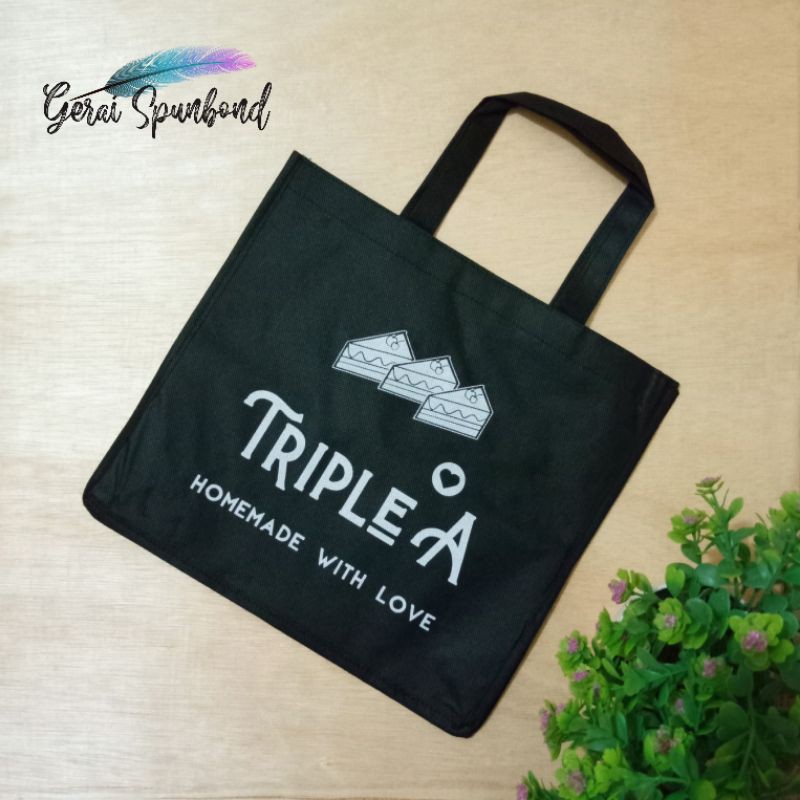 

Goodie Bag Spunbond Uk 34cm x 11cm x 30cm Plus Sablon Custom