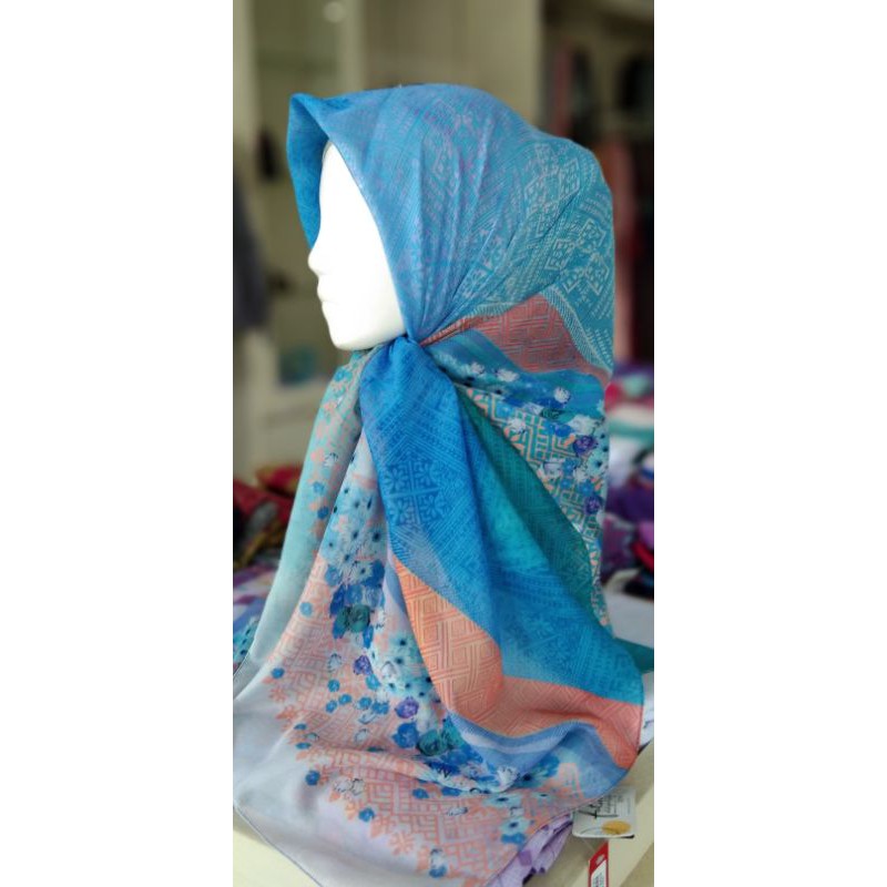 Kerudung motif Zoya