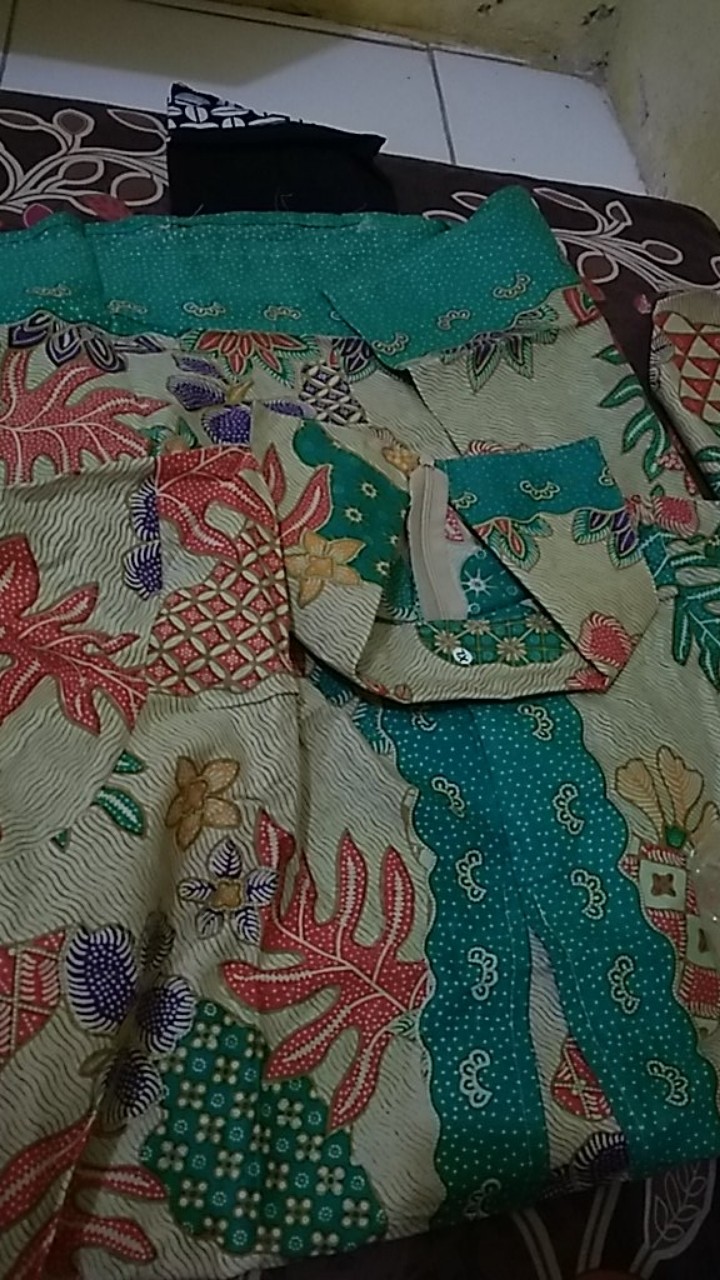 Temukan Terlaris Serut Genes Jelita Tunic Navbor Yelbor Whitbor Creambor Tunik Batik Modern