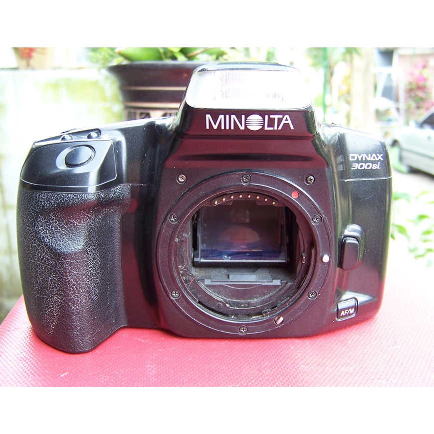 kamera analog jadul -- MINOLTA DYNAX 300si - pajangan or part