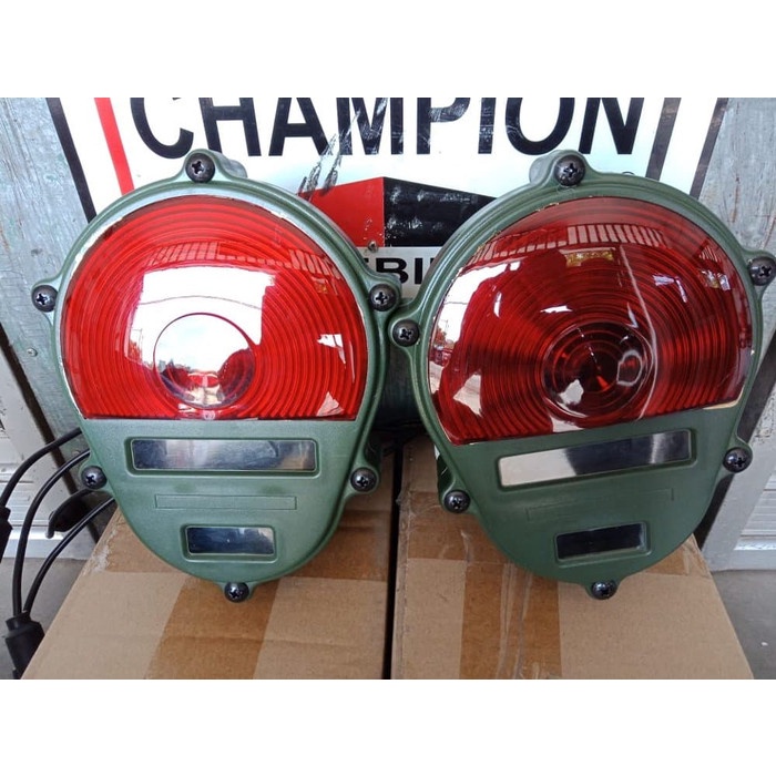 LAMPU TENGKORAK MILITARY MERAH BELAKANG JEEP WILLYS