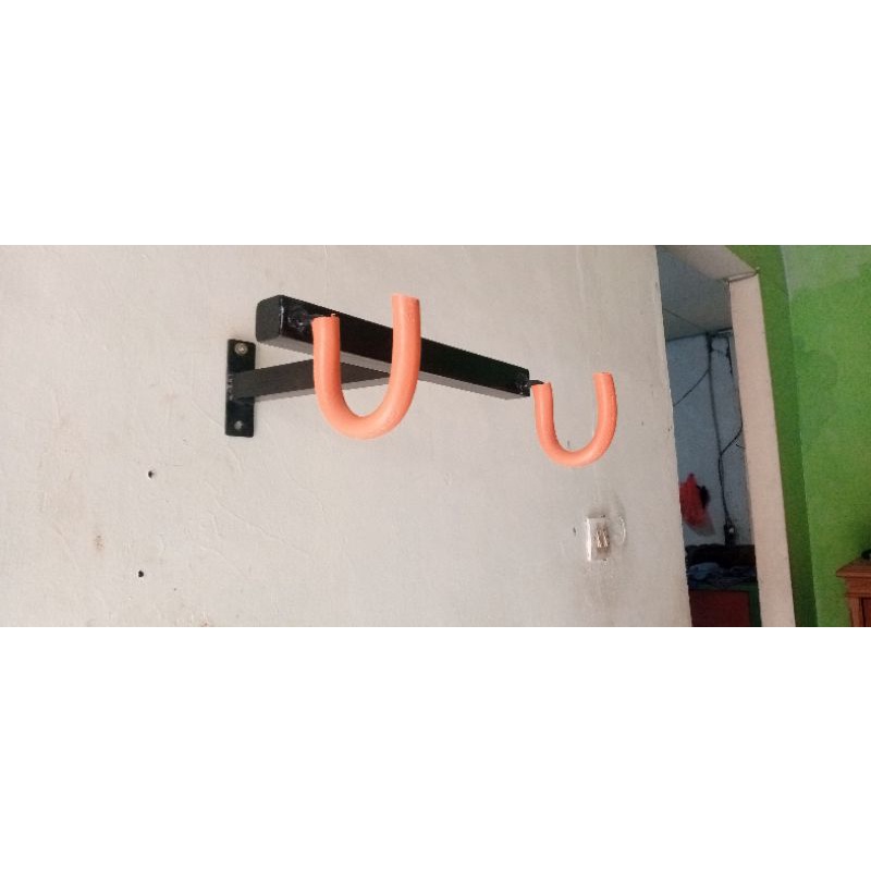 hanger sepeda dinding
