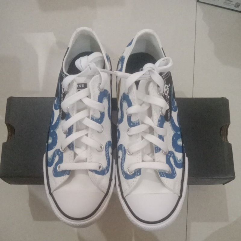 Sepatu Converse 372730C