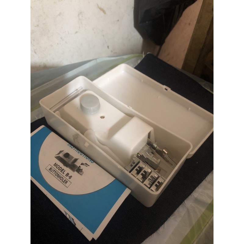 Alat lubang kancing mesin jahit