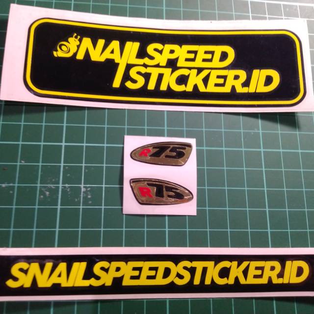 Sticker helmet visor logo ARAI R75 shape gold silver chrome 2s