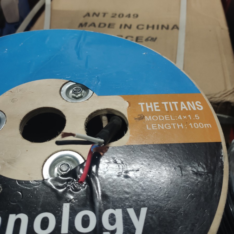 Kabel Speaker sepiker The Titans 4x1.5 dijual permeter