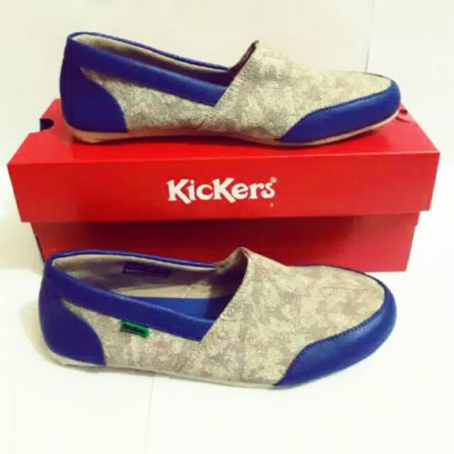 Sepatu kickers cewek crem list biru