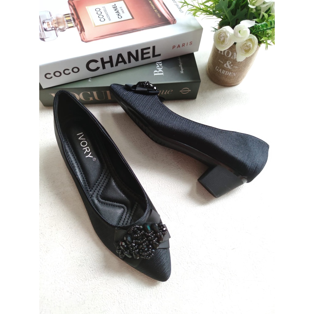 IVORY Sepatu Heels Wanita Satin X58-618