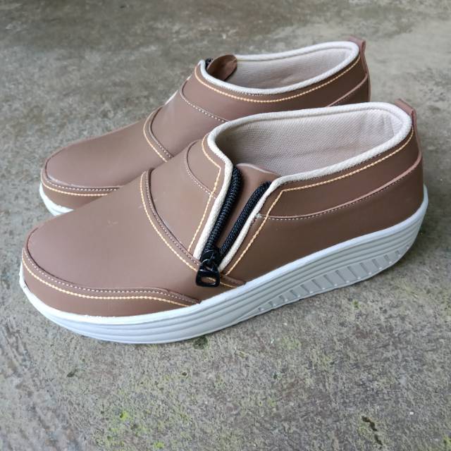 Sepatu Ritz coklat