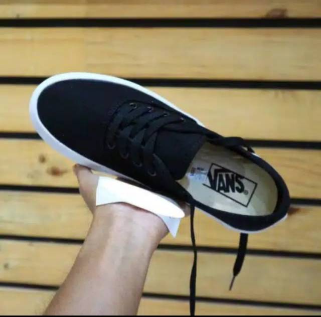 SEPATU43 VANS AUTHENTIC FULL BLACK HITAM POLOS WHITE PUTIH OLDSKOOL ERA SK8