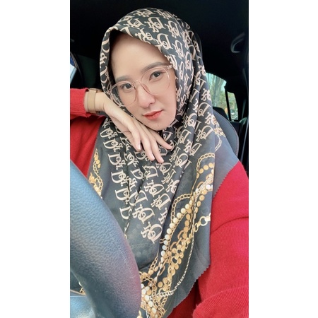 Hijab motif Voal by Dyoura